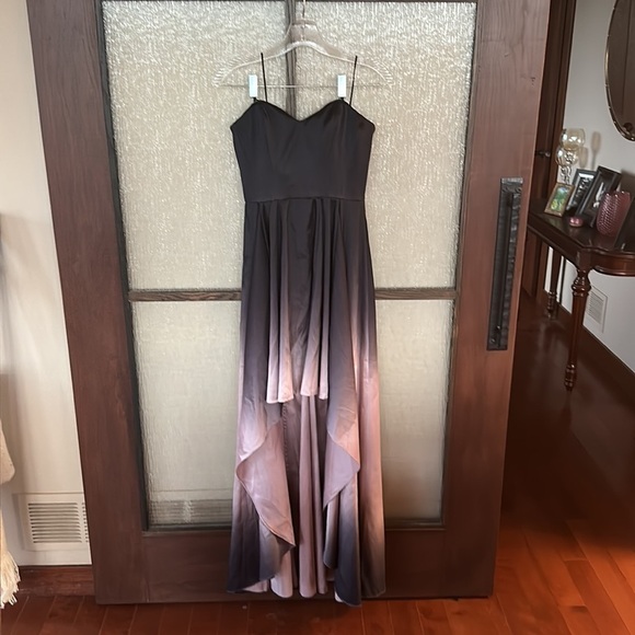 Badgley Mischka
Black Ombre High Low Gown size 2 EUC - Picture 8 of 11